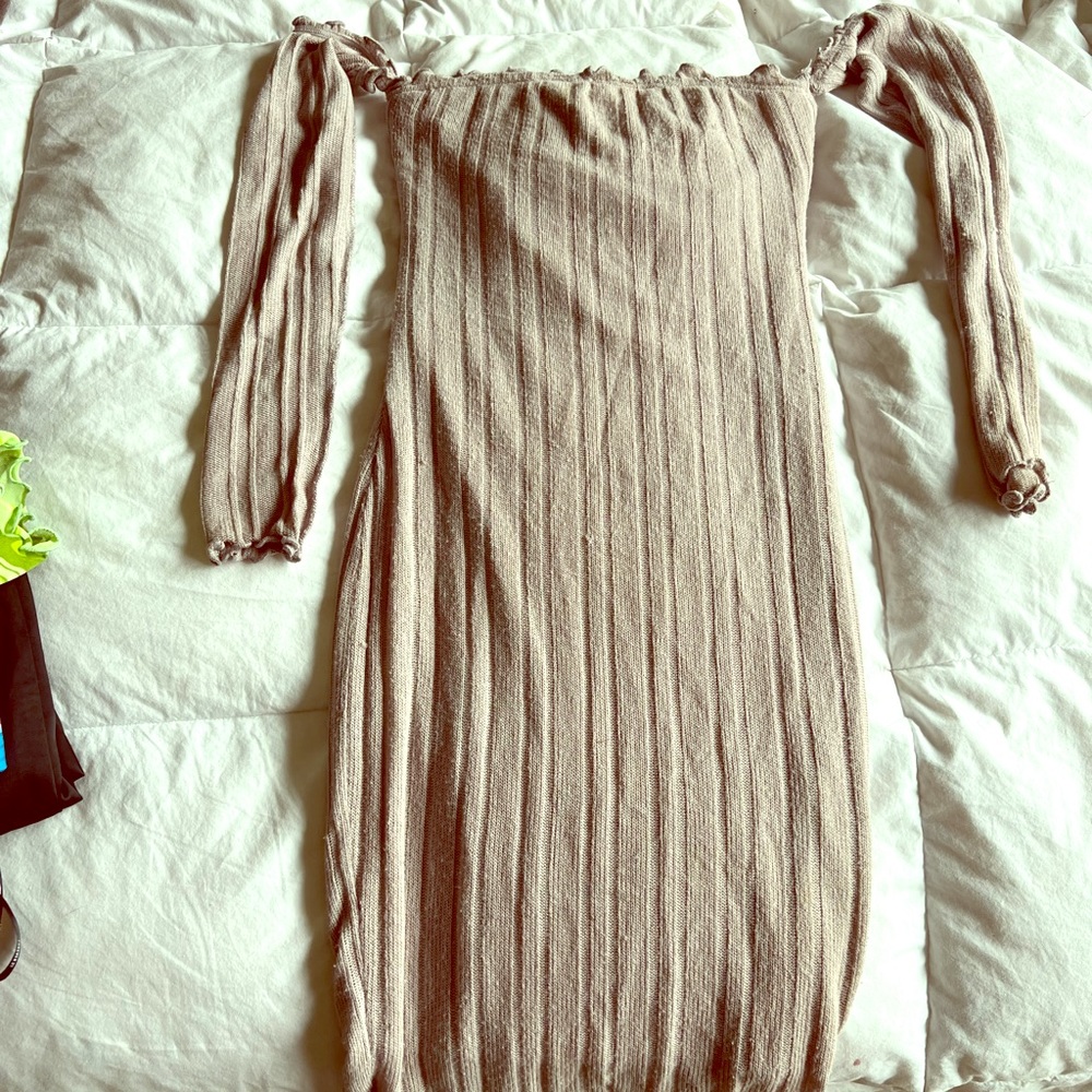 COPY - Off the shoulder, long sleeve dress